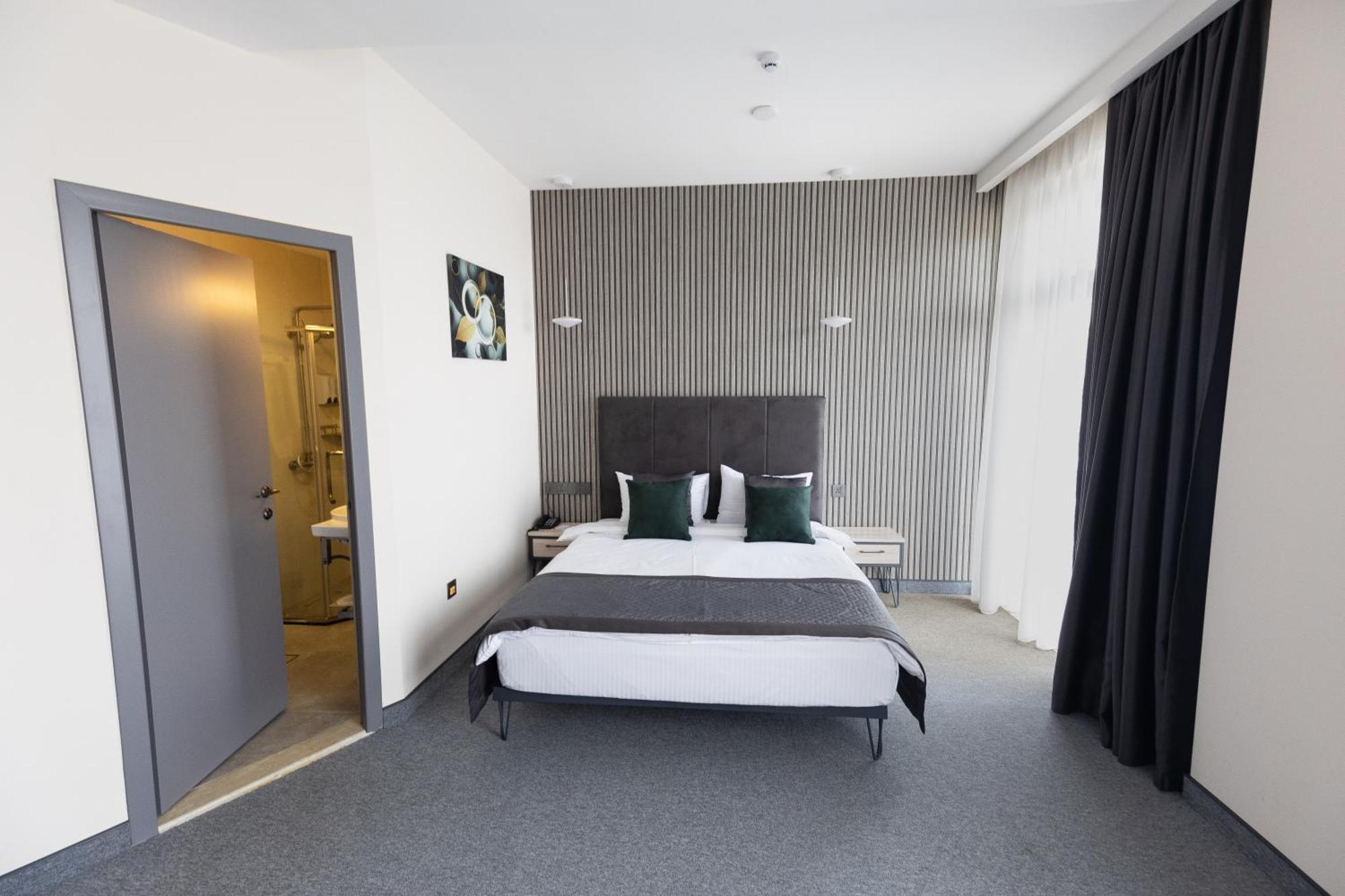 Dynasty Hotel & Spa Yerevan Luaran gambar