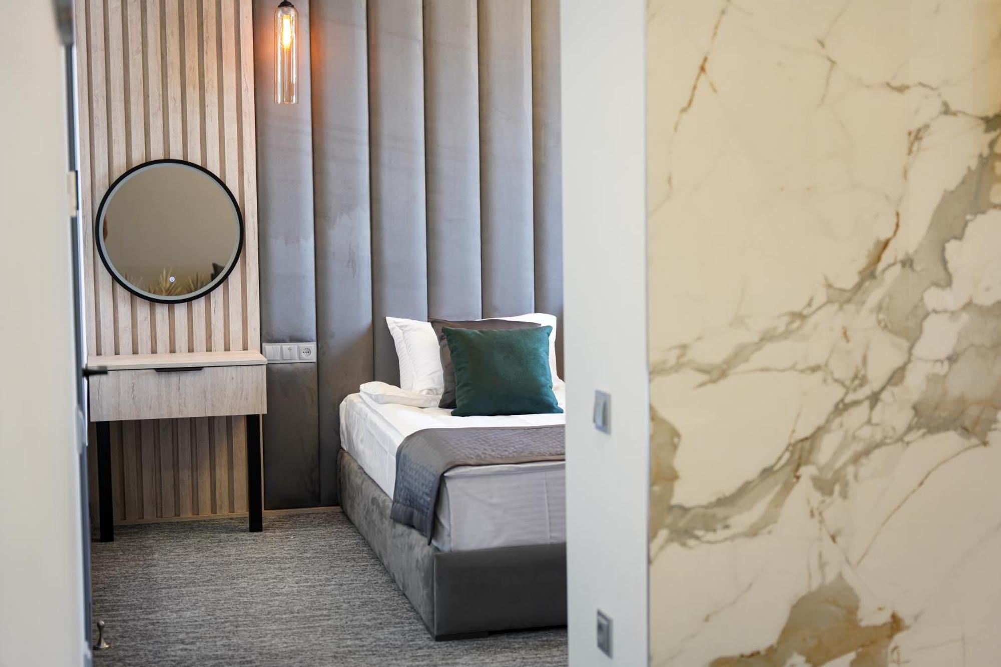 Dynasty Hotel & Spa Yerevan Luaran gambar